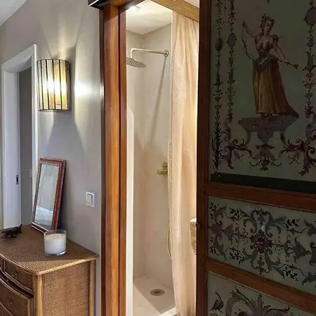 Modern 2 Bedroom In Real Apartment