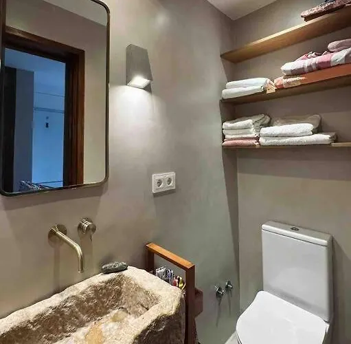 Modern 2 Bedroom In Real