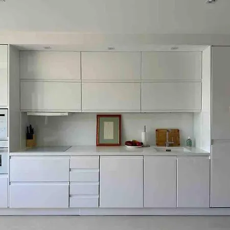 Modern 2 Bedroom In Real Apartman