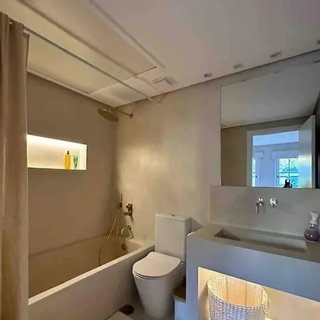 Apartman Modern 2 Bedroom In Real *